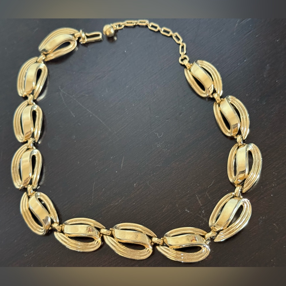 Vintage Trifari‎ Choker Necklace gold tone estate signed shiny